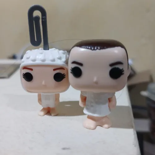 Kinder Joy | Stranger Things | Kit com 2 Eleven (Onze - 11 - On)