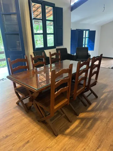 Mesa madeira lei com 6 cadeiras