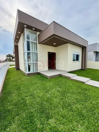 Casa à venda no bairro Centro - Balneário Arroio do Silva/SC