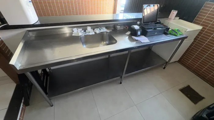 Bancada de inox com cuba