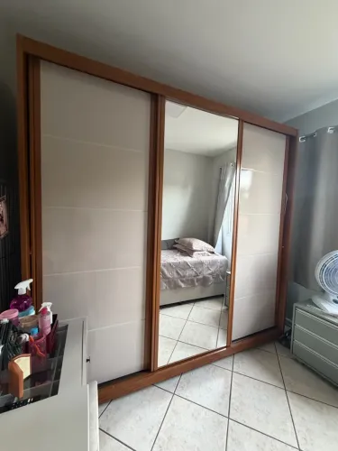 Guarda roupas Grande MDF com porta de vidro