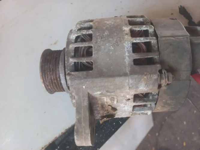 Alternador