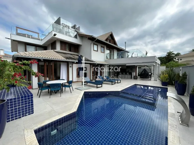 Casa 6 suítes no bairro Jurerê Internacional em Florianópolis