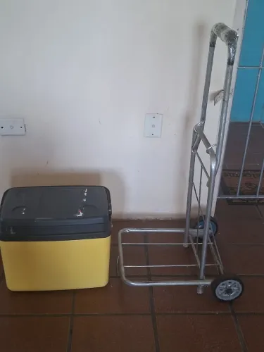 Carrinho de Alumínio e Caixa térmica 25 Litros