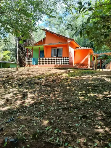 Chácara com 900 m casa simples Maria da Fé MG