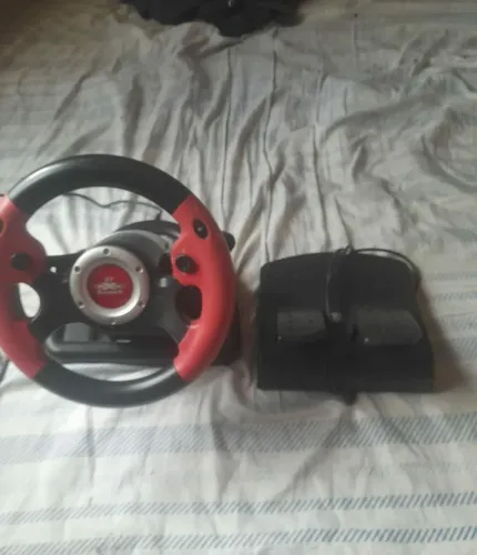 Vendo volante Gamer da Marca Leadership, Modelo GT Games da Cor Vermelha