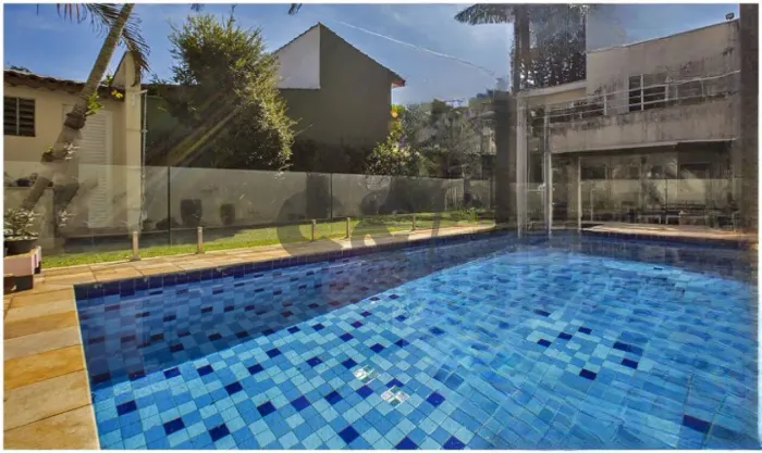 Sobrado Residencial - 4 Dormitórios (Suítes) à Venda na Granja Julieta - São Paulo/SP.