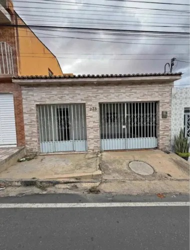 Casa à Venda 2 Quartos 1 Banheiro