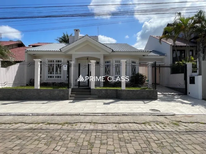 Casa 3 dormitórios, mobiliada, 4 vagas, Bairro Marechal Rondon x próximo ao ParkShopping