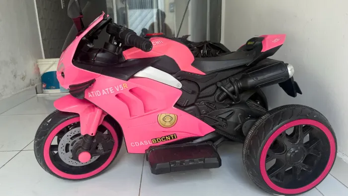 Carro e moto elétrica