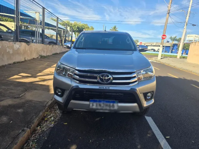 Toyota Hilux CD SRV 4X4 2.8 TDI Diesel Aut. 2017