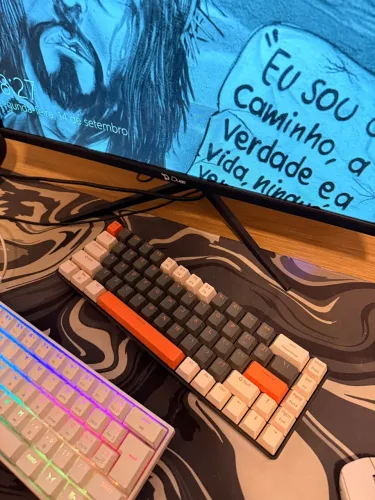 VENDO TECLACO MECÂNICO USADO 60%