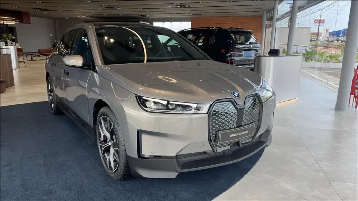 BMW IX XDrive 40 Aut. (elétrico) 2024