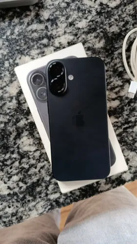 Vendo iPhone 16 tudo original com garantia Apple