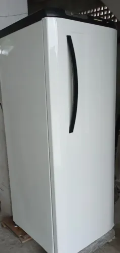 Vendo geladeira Frost Free Electrolux telefone para contato *