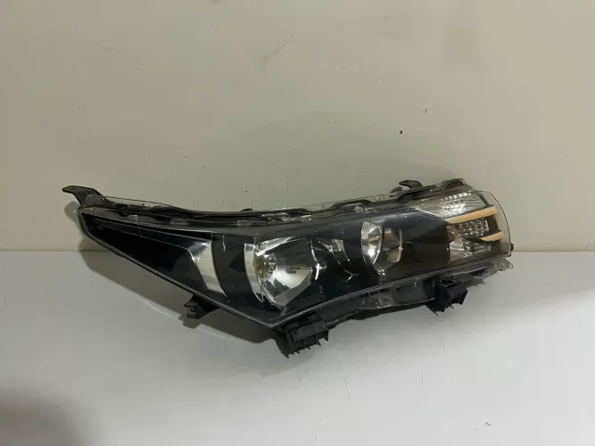 Farol direito Corolla 2015/2016/2017