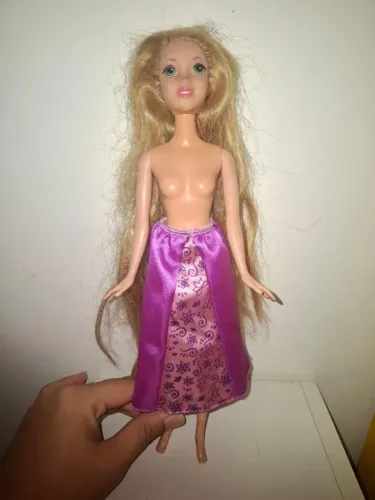 BONECA RAPUNZEL DISNEY
