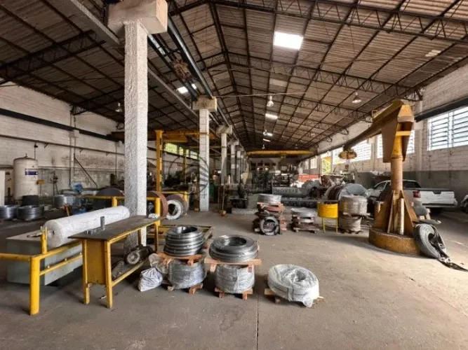 GALPÃO INDUSTRIAL COM 02 PONTES ROLANTES!!