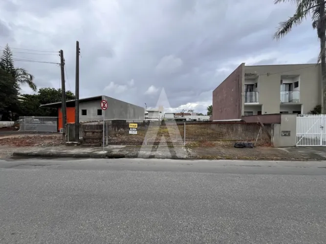 Terreno comercial no bairro Costa e Silva, Joinville, com 520 m².