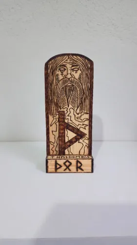 Idolo Deus Thor Pirogravado em Madeira