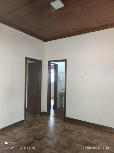 Casa em condomínio com 02 quartos para locação, 50m²