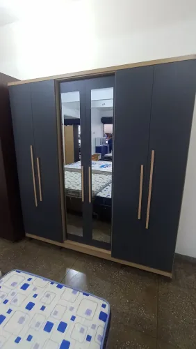Guarda roupa de MDF 6 portas com espelho