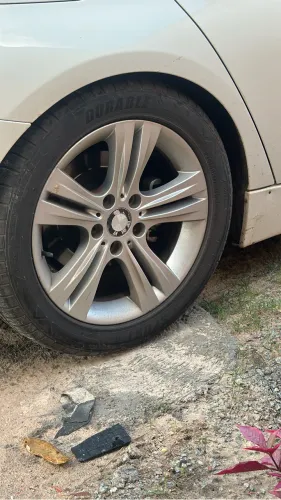 Roda tudo original pra sua bmw tem 2 jogos aro 17 com pneu 