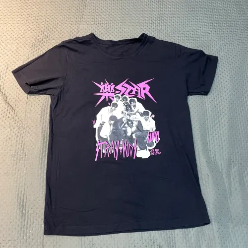 camiseta stray kids rockstar tamanho m