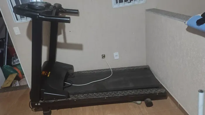 Vendo Esteira semi profissional com Defeito 