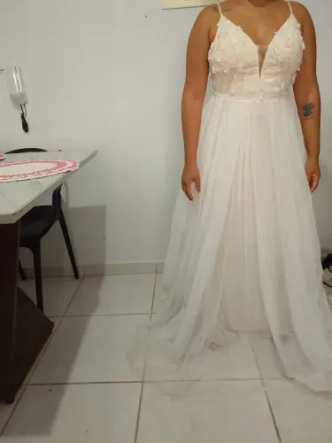 Vestido de casamento com véu