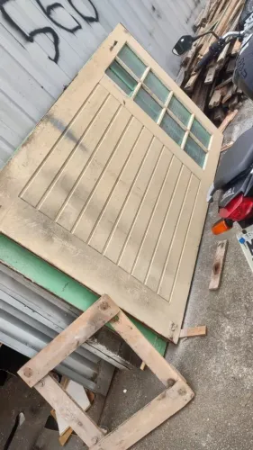 duas porta de garagem em angelin