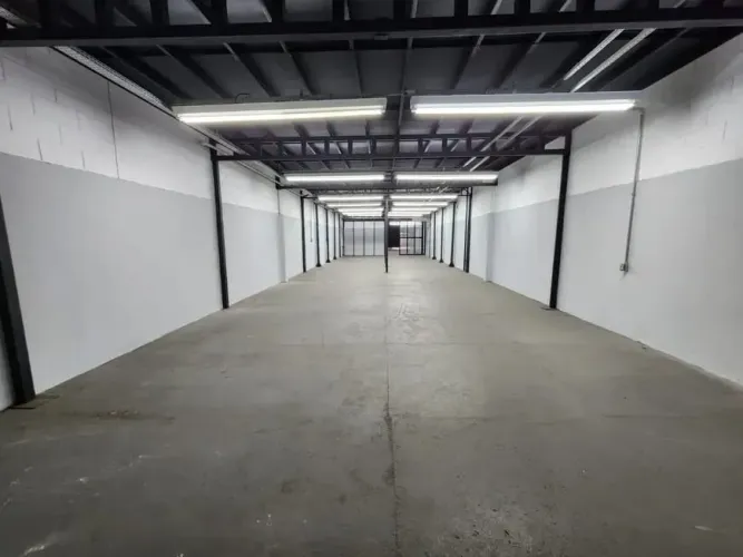 LOJA / GALPÃO / DEPOSITO / SHOWROOM COM 477M² NO CENTRO DE SÃO PAULO