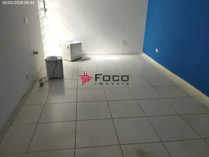Imóvel para aluguel com 14 metros quadrados em Centro - São José dos Campos - SP