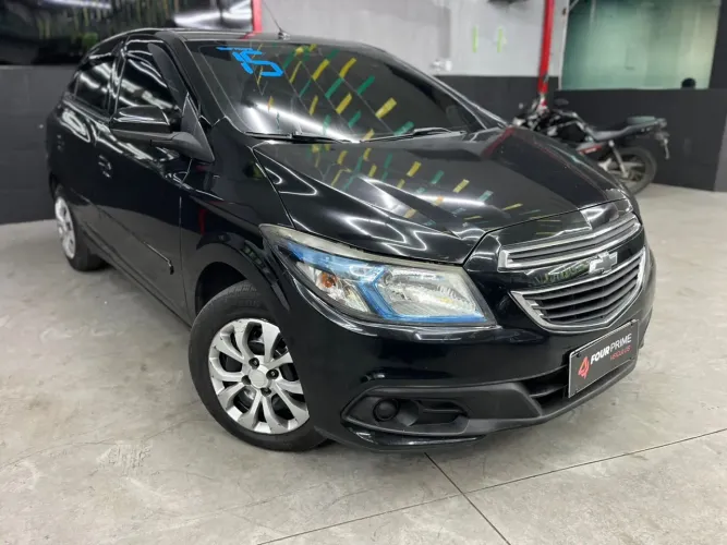 Chevrolet Onix Hatch LT 1.4 8V Flex Mec. 4P 2015