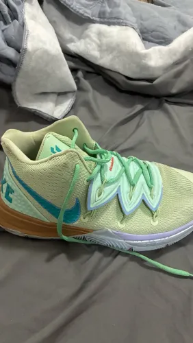 Nike Kyrie V Sponge Bob Tamanho 40