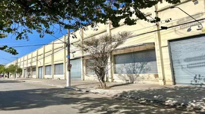 Localização estratégica dentro da cidade e acesso facil as principais rodovias