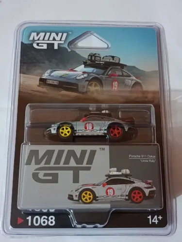 Porsche Dakar mini GT.