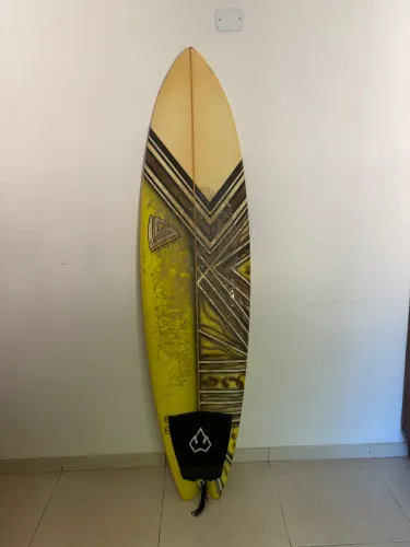 Prancha de surf 6.6 usada