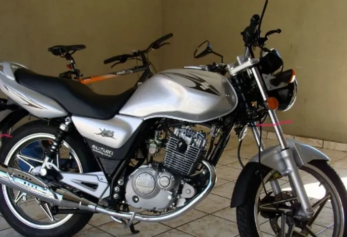 Suzuki a venda 