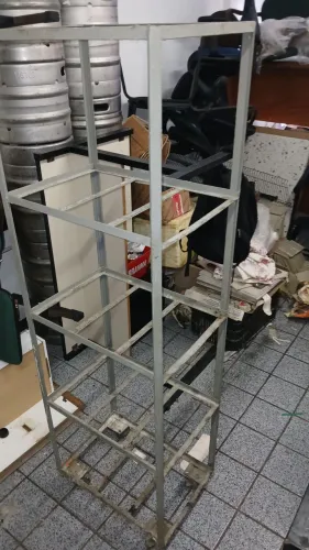 Estrutura de Ferro / Estante de Metal Reforçada Multiuso (1,73m)