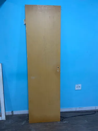 Vendo porta laminada em ótimo estado 50$