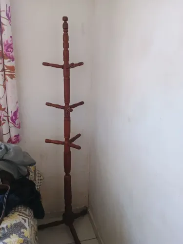 Vendo Cabideiro Usado