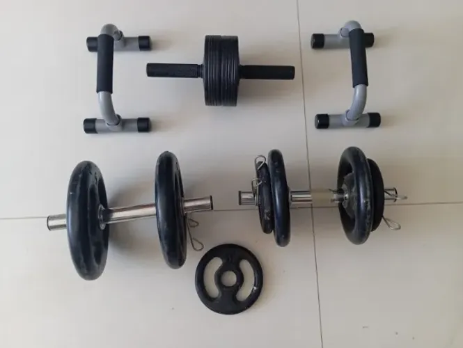 Kit Exercícios (Halteres / Anilha / Colchonete / Barra Sólida / Base Flexão)