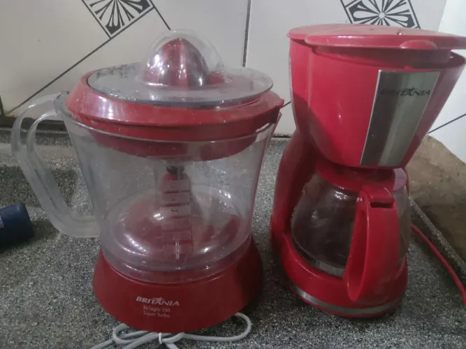 Csfeteira e espremedor de laranja e limao