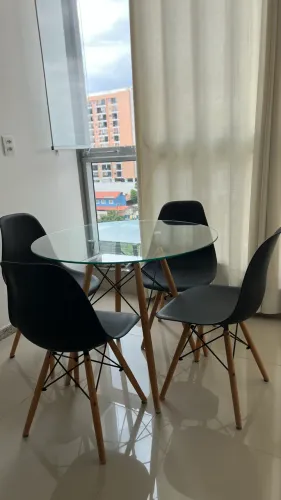 Mesa de Vidro Redonda com 4 cadeiras