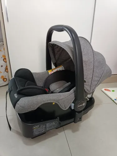 Bebê conforto Safety 1st com base veicular 