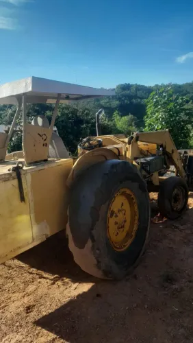 Trator pula pula carregadeira 65r Massey Ferguson