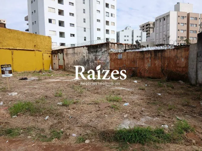 Lote Comercial na João Naves de Ávila em Uberlândia