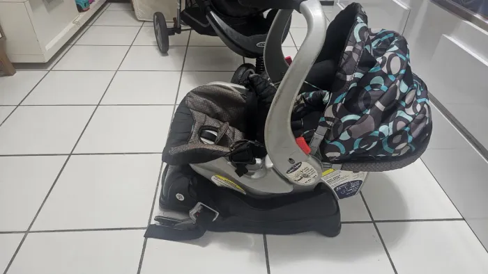 Bebe conforto com carrinho