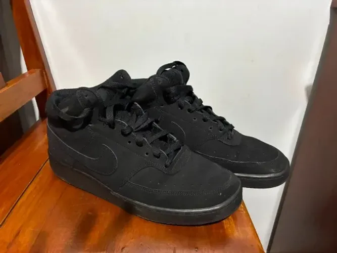 Tênis Nike Court Vision Mid preto BR 40 - pouco uso